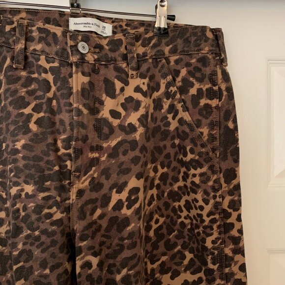 Abercrombie Mid Rise Slouchy Jean 29L - Picture 6 of 9